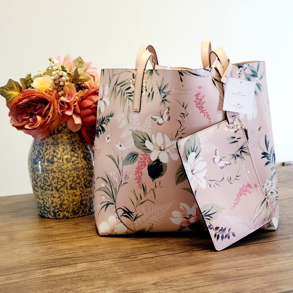 kate spade Handbags - ♠️ NWT Kate Spade mya botanical reversible tote